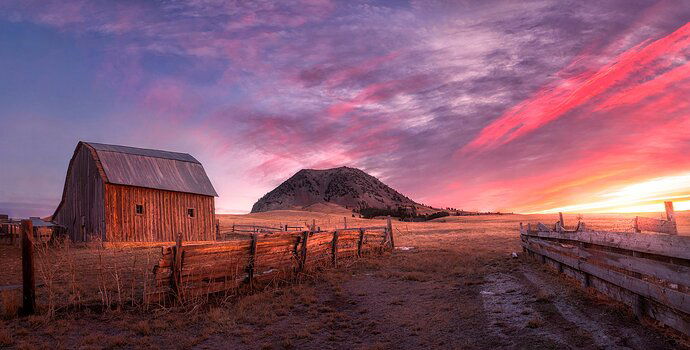 Bear%20Butte-South%20barn