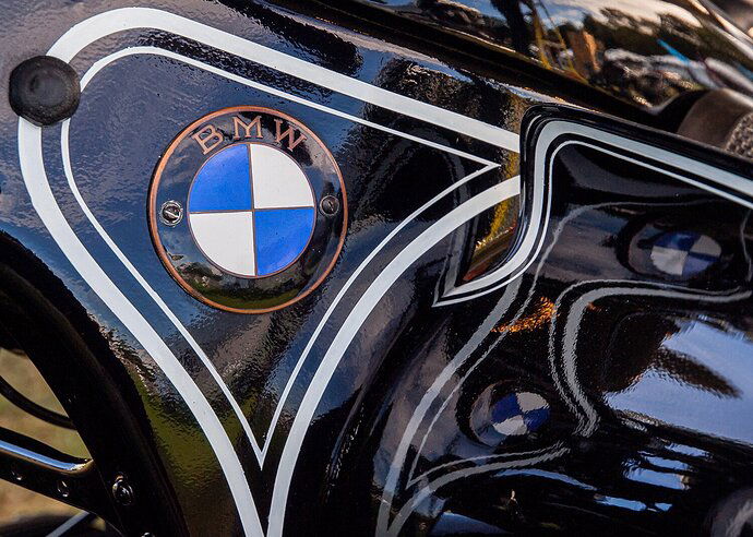 Roundel reflected