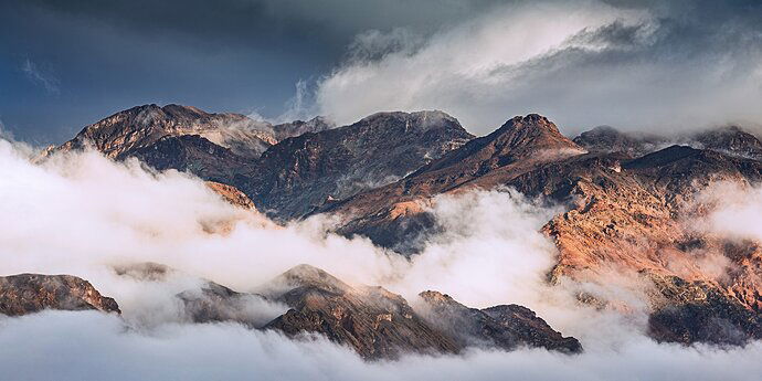 DeathValley_AtmosphericMountains_Single_Sharpened_ReducedSize_EDIT