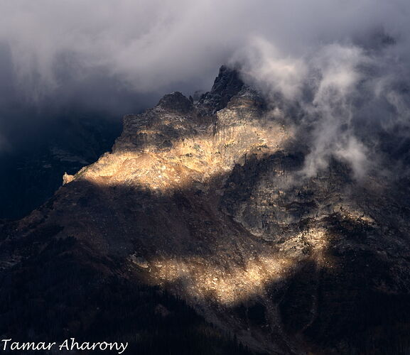 bursts of light on the mountain (1 of 1).jpg